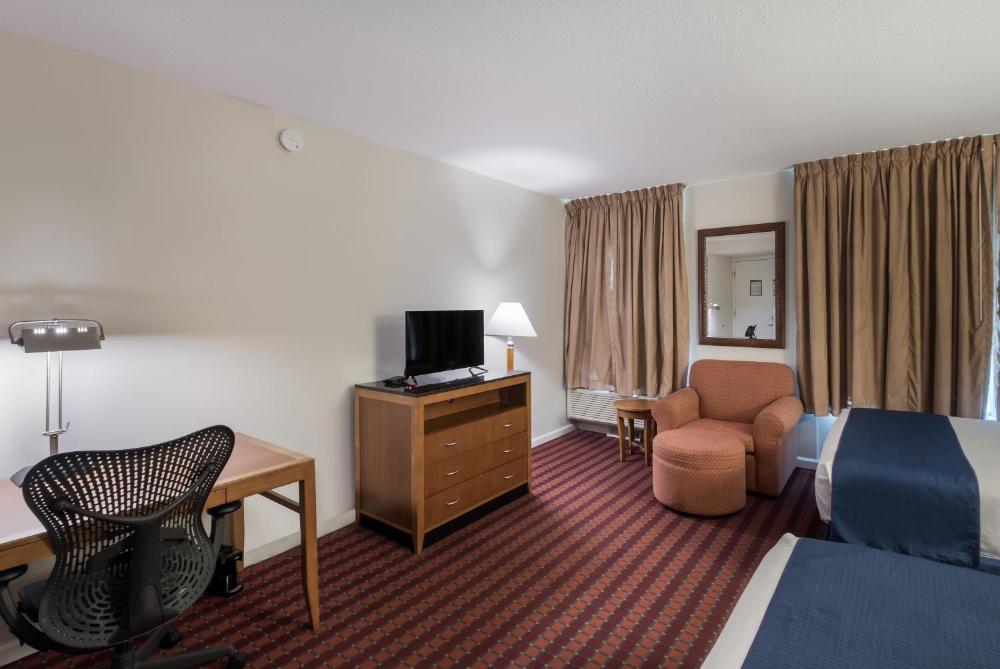 Queen Room interior